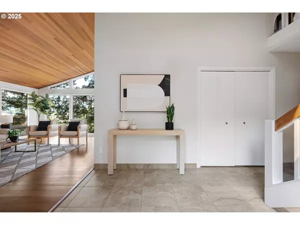 2412 TIPPERARY CT, West Linn, OR 97068