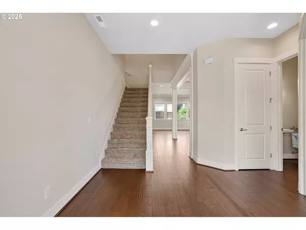 16803 SW SNOWDALE ST, Beaverton, OR 97007