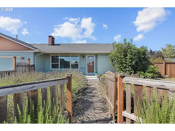 1649 NW ADAMS ST, Mc Minnville, OR 97128