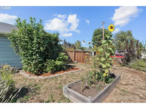 1649 NW ADAMS ST, Mc Minnville, OR 97128