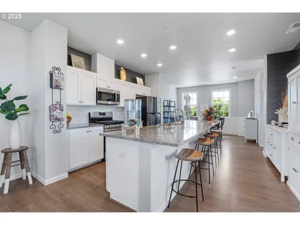 28700 SW VILLEBOIS DR N, Wilsonville, OR 97070