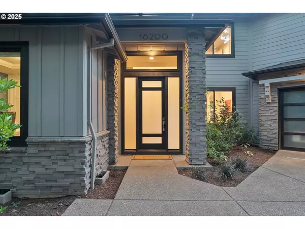 16200 WALUGA DR, Lake Oswego, OR 97035