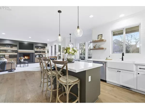 2863 OLYMPIC ST, Woodburn, OR 97071