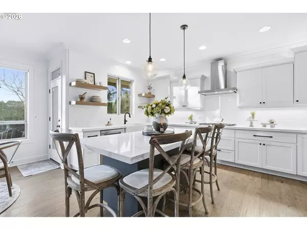 2863 OLYMPIC ST, Woodburn, OR 97071