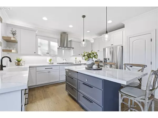 2863 OLYMPIC ST, Woodburn, OR 97071