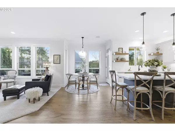 2863 OLYMPIC ST, Woodburn, OR 97071