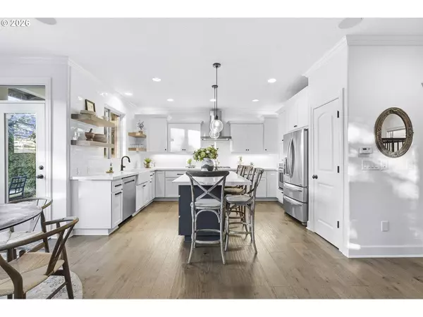 2863 OLYMPIC ST, Woodburn, OR 97071