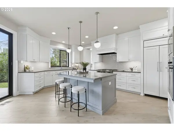 16200 WALUGA DR, Lake Oswego, OR 97035