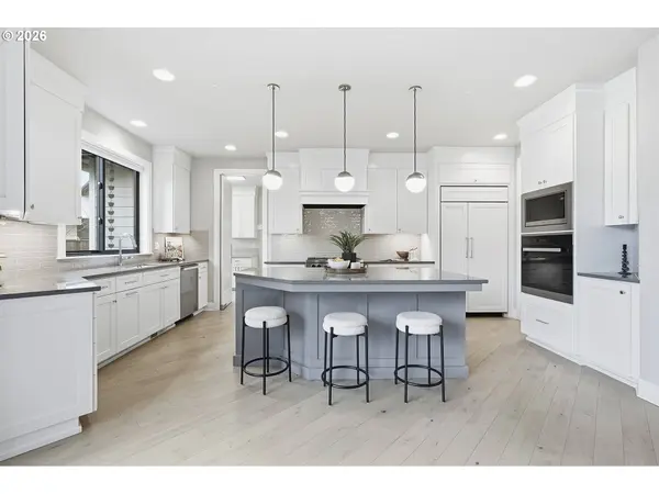 16200 WALUGA DR, Lake Oswego, OR 97035