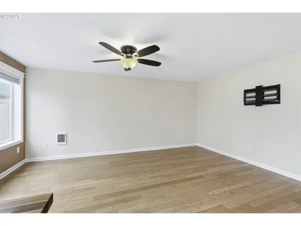 1559 E 2ND ST, Newberg, OR 97132