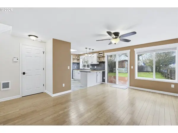 1559 E 2ND ST, Newberg, OR 97132