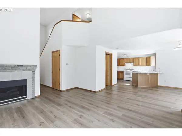 5718 SE STEELE ST, Portland, OR 97206