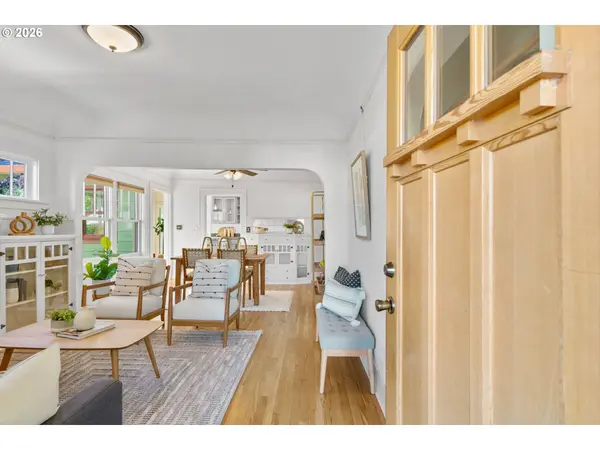 6137 NE 15TH AVE, Portland, OR 97211