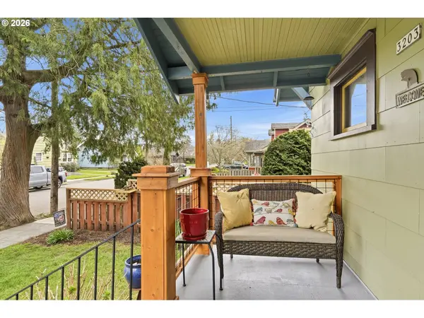 3203 SE 66TH AVE, Portland, OR 97206