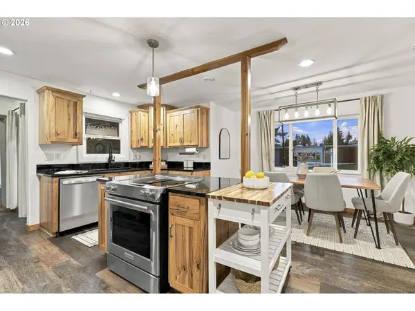 17145 STRAUSS AVE, Sandy, OR 97055