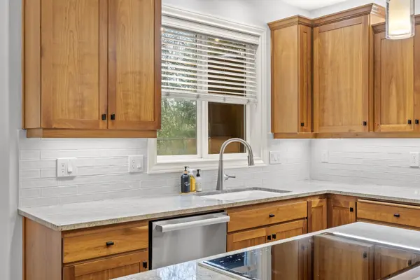 23451 SW Redfern Pl, Sherwood, OR 97140-6301