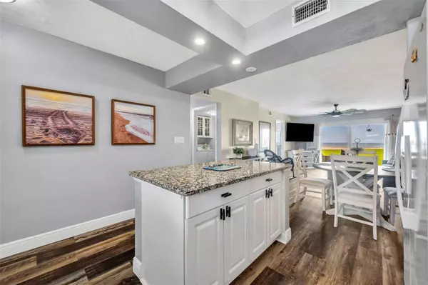 2860 OCEAN SHORE BLVD #1030, Ormond Beach, FL 32176