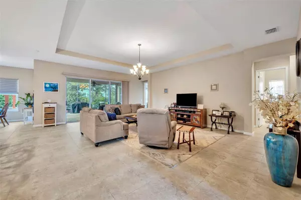 102 BEDFORD CT, Deland, FL 32724