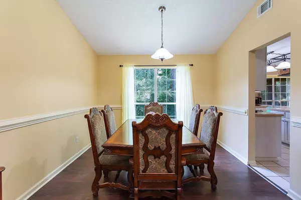 8264 Chickasaw Trl, Tallahassee, FL 32312