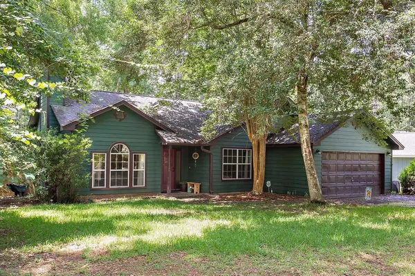 8264 Chickasaw Trl, Tallahassee, FL 32312