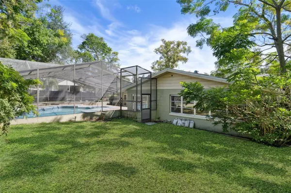 1120 W MAGNOLIA ST, Clermont, FL 34711