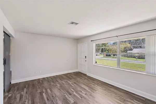 1120 W MAGNOLIA ST, Clermont, FL 34711