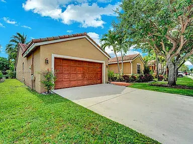 275 SW 198th Ter, Pembroke Pines, FL 33029-1235
