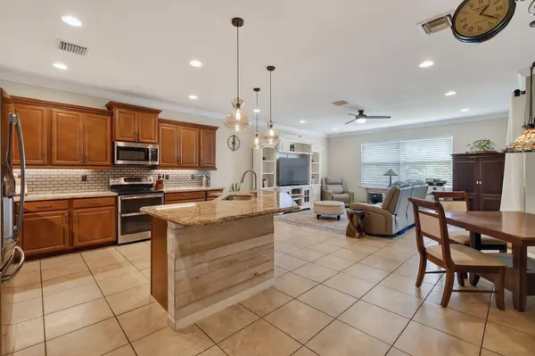 476 NW Windflower Terrace, Jensen Beach, FL 34957