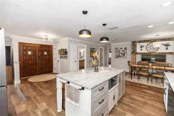 225 TEMPLE CIR, Eustis, FL 32726