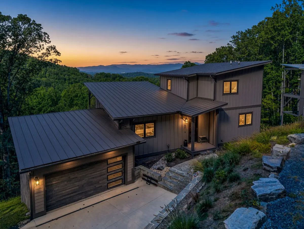 56 Scenic View Dr, Hendersonville, NC 28792-8227