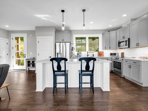 56 Scenic View Dr, Hendersonville, NC 28792-8227