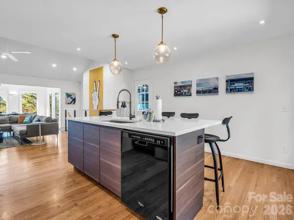 172 Amble LN, Fletcher, NC 28732