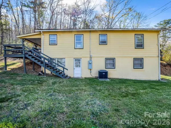 135 Jordan RD, Swannanoa, NC 28778