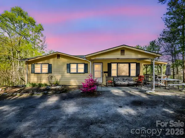 135 Jordan RD, Swannanoa, NC 28778