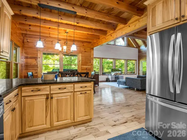 1029 Rainbow CIR, Lake Lure, NC 28746
