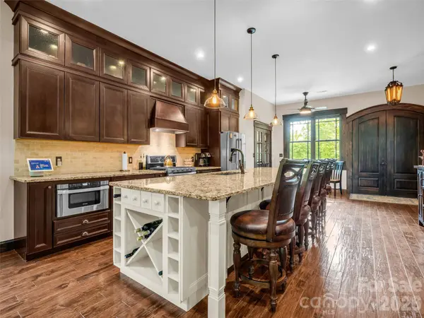174 Rock RDG, Lake Lure, NC 28746