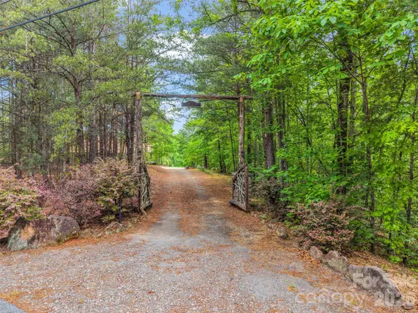 174 Rock RDG, Lake Lure, NC 28746