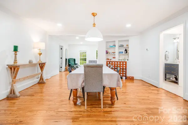 101 McFalls RD, Asheville, NC 28805