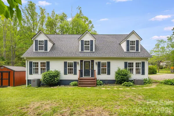 101 McFalls RD, Asheville, NC 28805