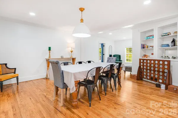 101 McFalls RD, Asheville, NC 28805