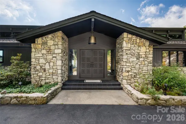 28 Peach Knob DR, Asheville, NC 28804