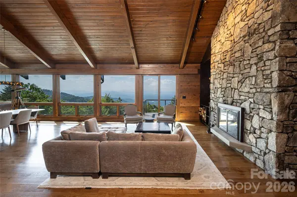 28 Peach Knob DR, Asheville, NC 28804