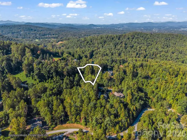 999 Falkirk WAY #16A, Zirconia, NC 28790