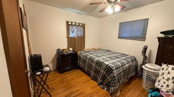 88 Lake Rugby Dr, Hendersonville, NC 28791-8400