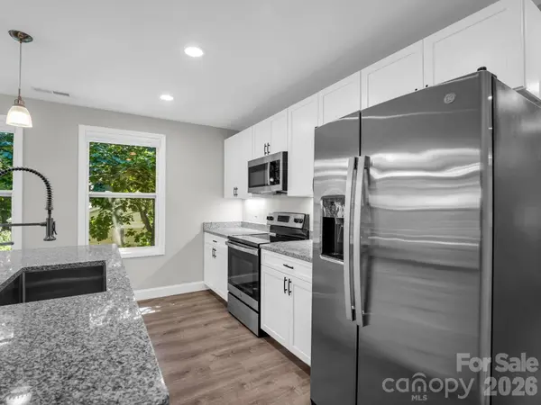 92 Lakeside DR, Asheville, NC 28806