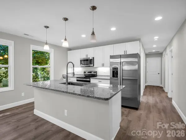 92 Lakeside DR, Asheville, NC 28806