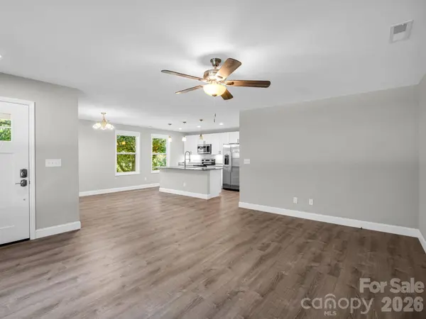 92 Lakeside DR, Asheville, NC 28806