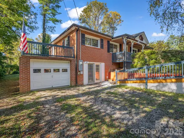 88 Lake Rugby DR, Hendersonville, NC 28791