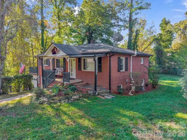 88 Lake Rugby DR, Hendersonville, NC 28791