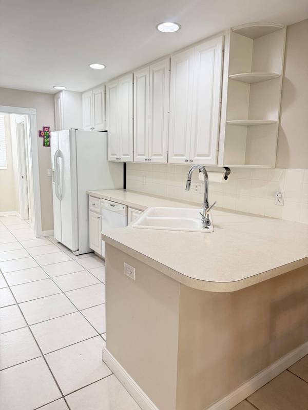 488 Capistrano DR, Palm Beach Gardens, FL 33410